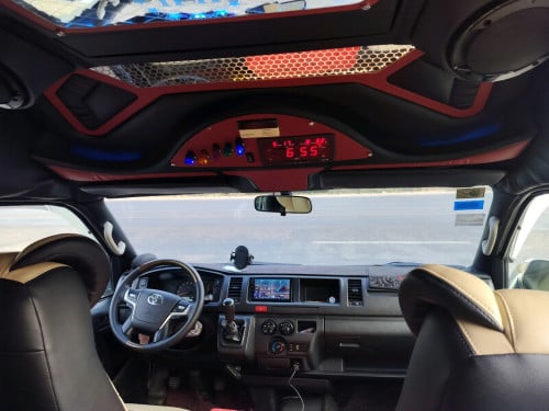 Toyota Hiace 2017