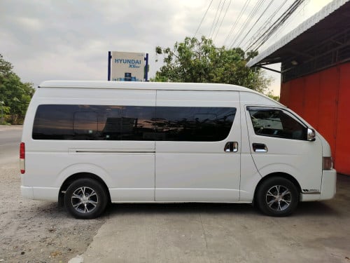 Toyota Hiace 2017