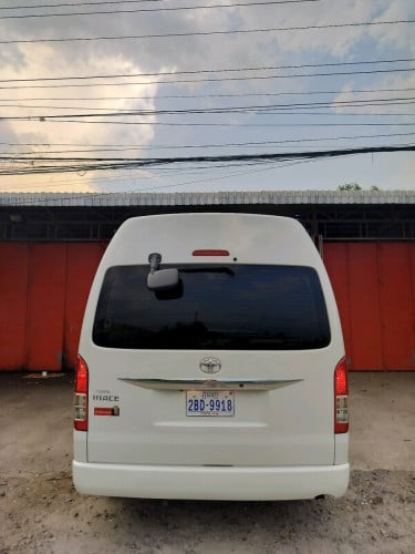 Toyota Hiace 2017