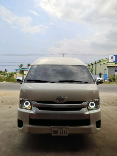 Toyota Hiace 2017