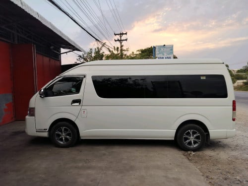 Toyota Hiace 2017