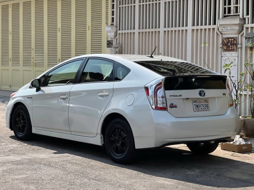 Toyota Prius 015 option4 ឡាន​កាលី​