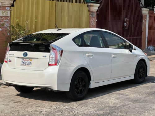 Toyota Prius 015 option4 ឡាន​កាលី​