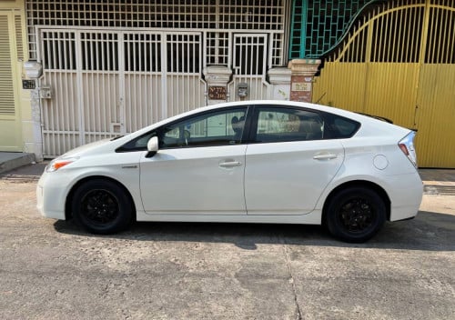 Toyota Prius 015 option4 ឡាន​កាលី​