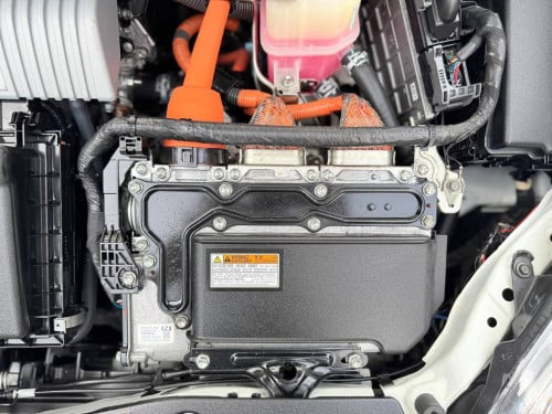 Toyota Prius 2015 Option 2 ឃ្មុំហ្ស៊ីន ឡានស្អាតទឹកថ្នាំ៩៧%ហ្ស៊ីន