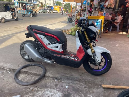 ម៉ូតូលក់