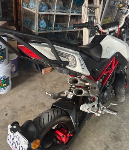 Benelli 125Tnt ឡើងប៉ូមស្រាប់