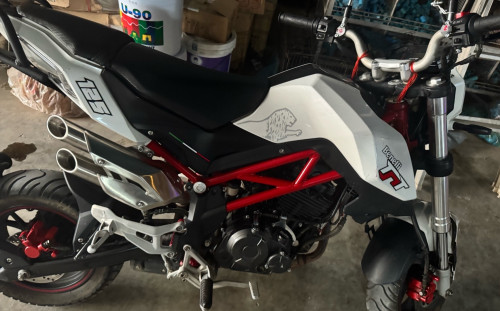 Benelli 125Tnt ឡើងប៉ូមស្រាប់