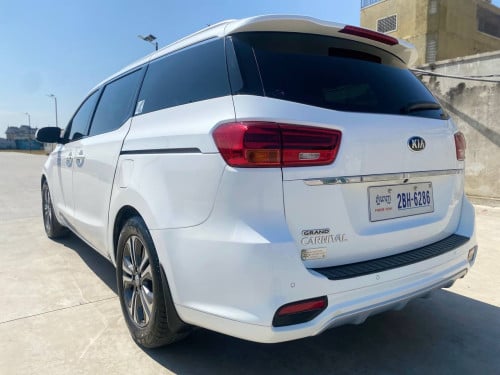 ឡានលក់ KIA Carnival ឆ្នាំ 2020 ម្ចាស់ផ្ទាល់