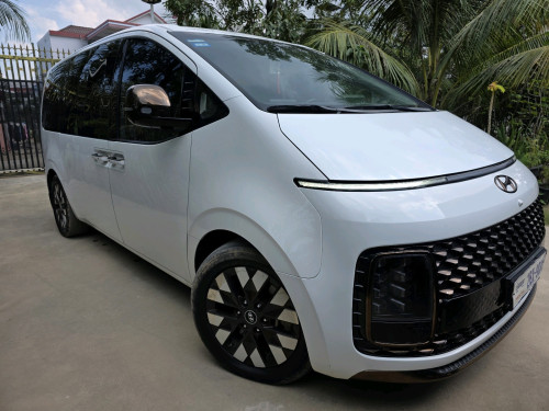 Hyundai Staria 2024 VIP 7កៅអី