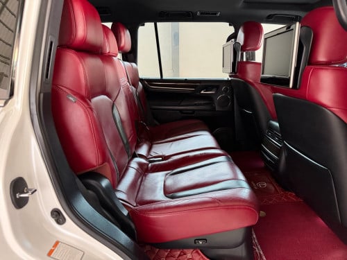 Lexus LX570 2019