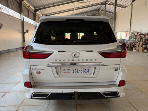 Lexus LX570 2019
