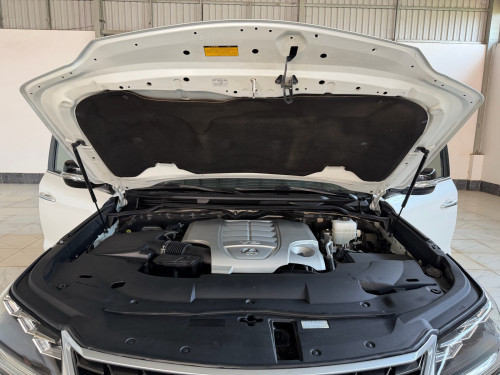 Lexus LX570 2019