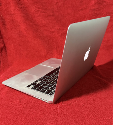 MacBook Air (2017), Excellent Condition: Lady Owner