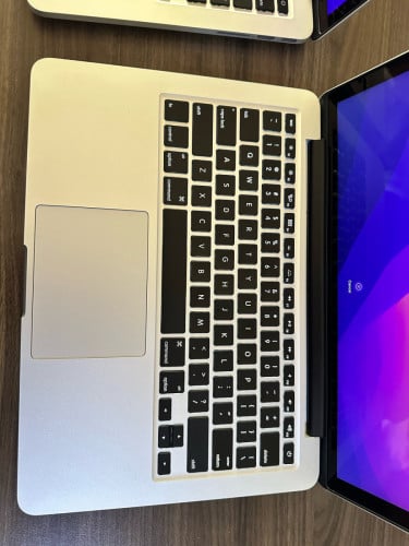 MacBook Pro 2015 ថ្មីណាស់ A1502 8Gb 256Gb 99%