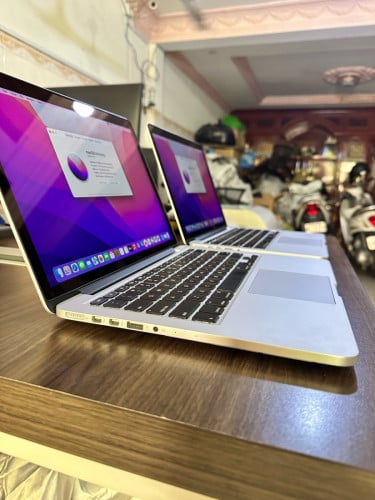 MacBook Pro 2015 ថ្មីណាស់ A1502 8Gb 256Gb 99%