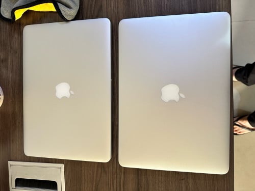 MacBook Pro 2015 ថ្មីណាស់ A1502 8Gb 256Gb 99%
