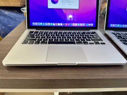 MacBook Pro 2015 ថ្មីណាស់ A1502 8Gb 256Gb 99%