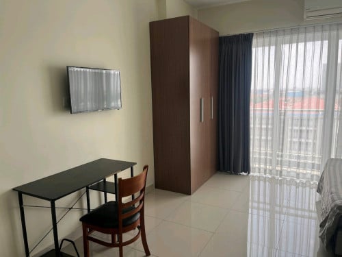 Room for rent near solar market