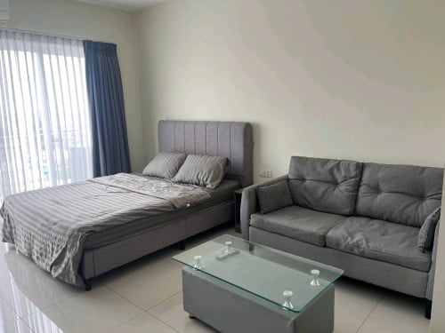 Room for rent near solar market