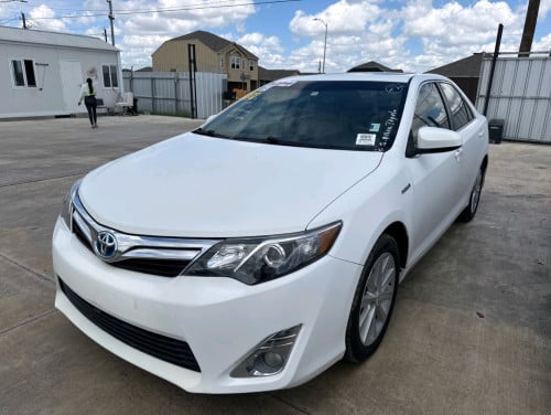 Toyota Camry Hybrid XLE 2013 Full Option