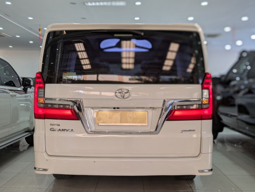 Toyota Granvia 2020 ខាងក្នុងVIP