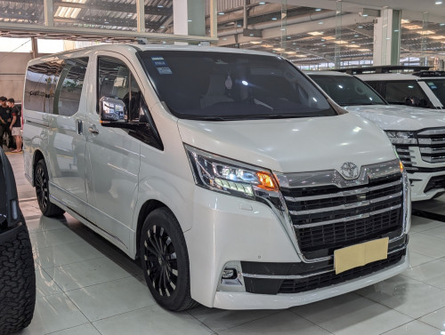 Toyota Granvia 2020 ខាងក្នុងVIP