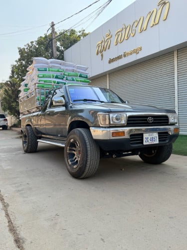 TOYOTA HILUX 1992