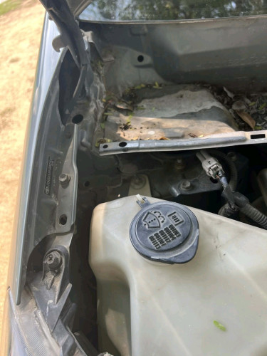 Toyota Prius 05 full ឡានស្លាកលេខម្ចាស់ដេីម