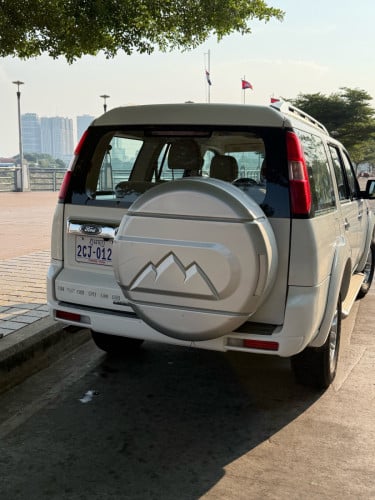Ford Everest 2012 4x4 Excellent Conditions