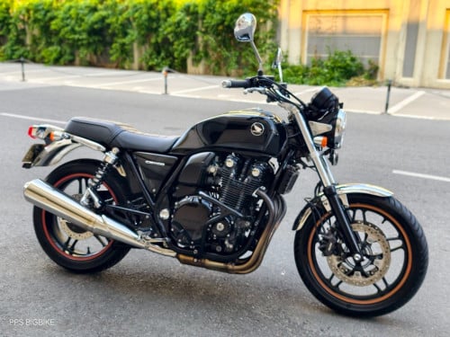 Honda cb1100