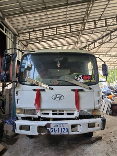 HYUNDAI 2002 ឡានបែន ៥តោន #ឡៃឡុង១មុឺន