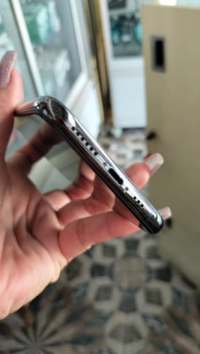 Iphone 11 pro 64g តម្លៃ 150$ ស៊ីនមួយតួខ្លួន បងប្អូនត្រូវការអាចទាក់ទងបាន