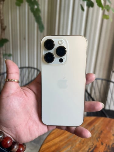 IPhone 14 Pro / 128g / មានស្កេន / ប្រវតិ្តដូរតែថ្មមួយគ្រាប់ទេ លក់តំលៃក្រោមទីផ្សារ 390$ ដាច់