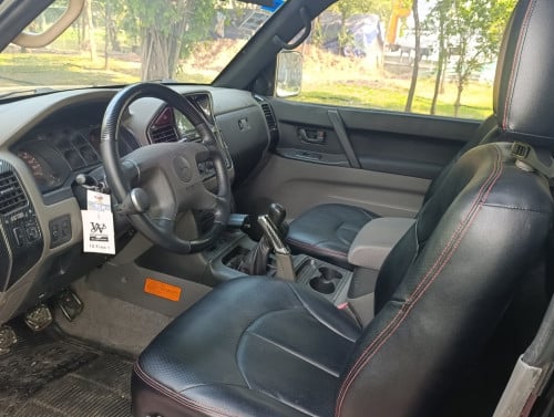 Mitsubishi Pajero 2001 ម៉ាស៊ូត លេខដៃ កាពីតាស់