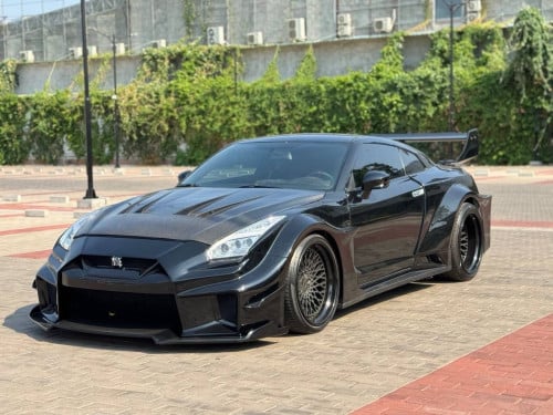 Nissan GTR Liberty walk bodykit