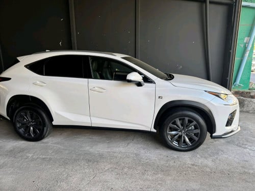 NX 200T luxury