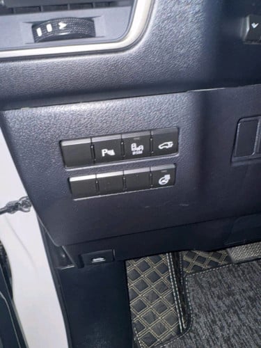 NX 200T luxury
