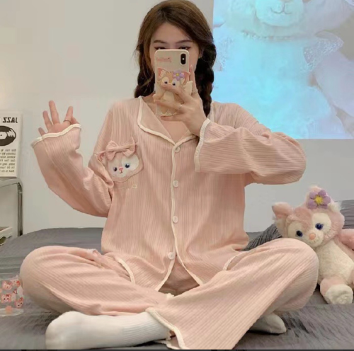 ឈុតគេងនារី