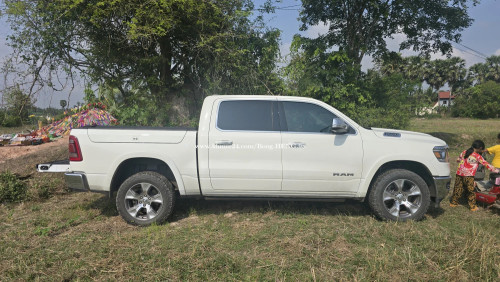 10L/100km RAM 1500 លឿងក្នុង Full option 2020 | 5.7L HEMI V8 with ECO mode engine