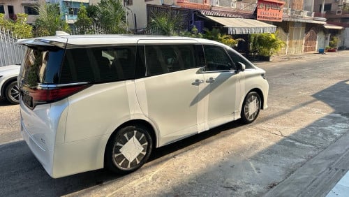 Alphard 2024