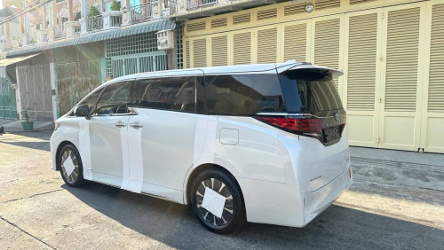 Alphard 2024