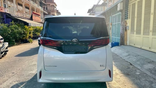 Alphard 2024