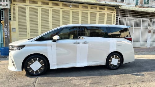 Alphard 2024