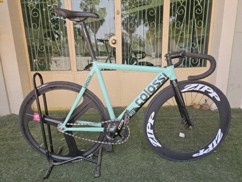COLOSSI មួយទឹកស្អាត