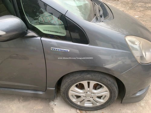 Honda Fit shuttle hybrid