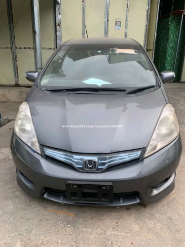 Honda Fit shuttle hybrid