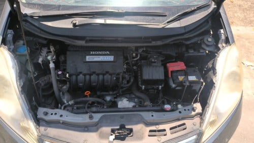 Honda Fit shuttle hybrid