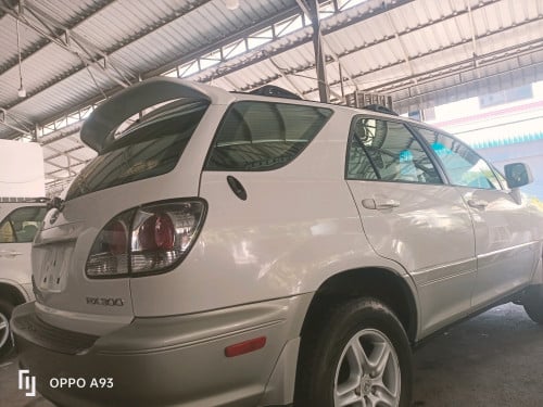 LexusRX300ឡានក្រដាស់ពន្ន,ឡានខ្ចៅខ្ចង់ថ្មីអត់បុកអត់ប៉ះអត់ច្រេះ, ឡានរៀបចំរួចហើយ។