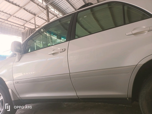 LexusRX300ឡានក្រដាស់ពន្ន,ឡានខ្ចៅខ្ចង់ថ្មីអត់បុកអត់ប៉ះអត់ច្រេះ, ឡានរៀបចំរួចហើយ។